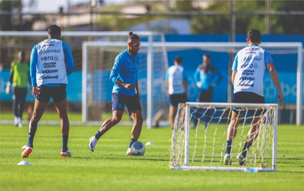 GRÊMIO INTENSIFICA TREINAMENTOS NO FIM DE SEMANA