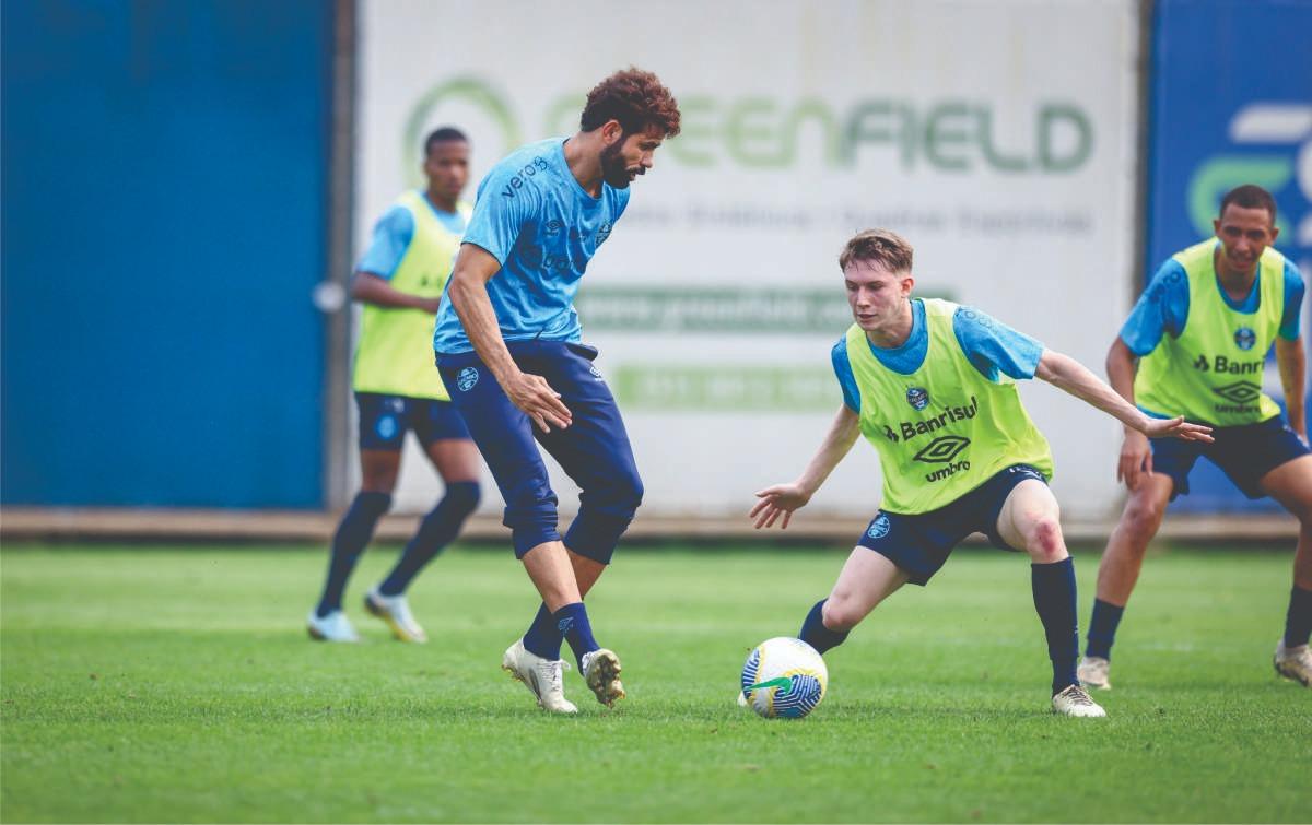 TREINO DE INTEGRAÇÃO REÚNE ATLETAS DO PROFISSIONAL E SUB-20