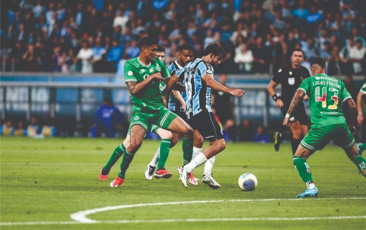 GRÊMIO EMPATA NA ARENA E AUMENTA A CHANCE DE REBAIXAMENTO