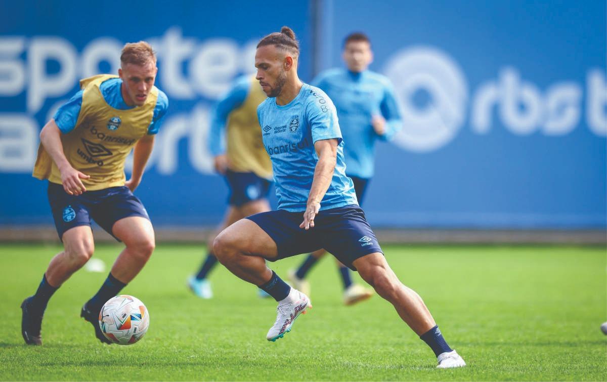 GREMIO TREINA E VIAJA PARA O RIO DE JANEIRO